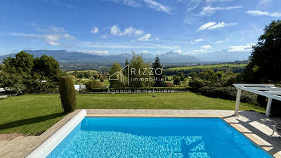 Maison - 263 m² - 7 pièces