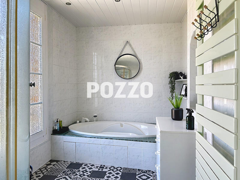 Maison - 189 m² - 7 pièces