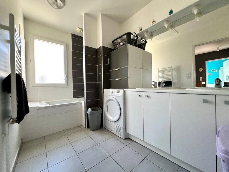 Maison - 93 m² - 5 pièces