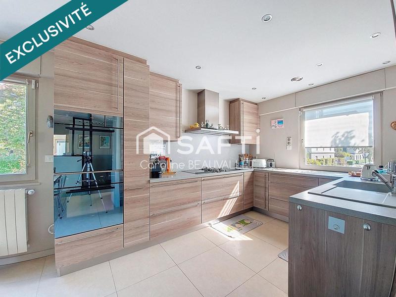 Maison - 240 m² - 7 pièces