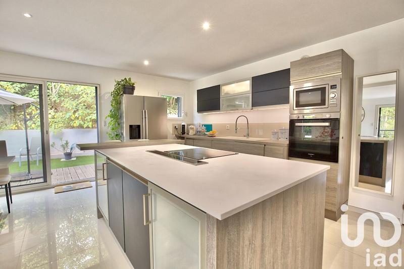 Appartement - 168 m² - 3 pièces