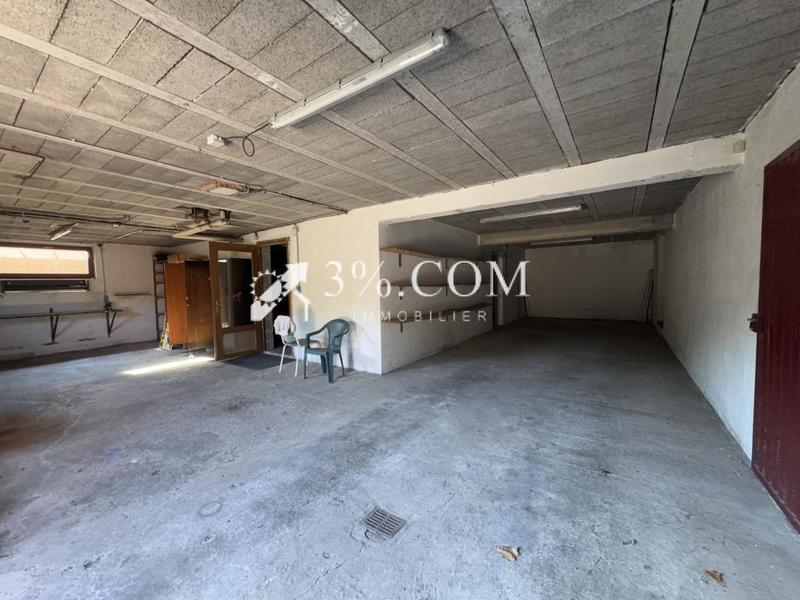 Propriété - 175 m² - 6 pièces