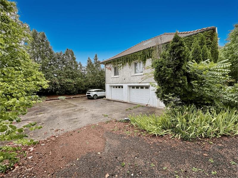 Maison traditionnelle - 181 m² - 7 pièces