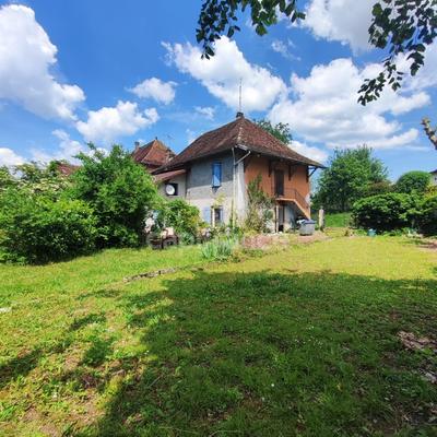 Maison - 200 m² - 2 pièces