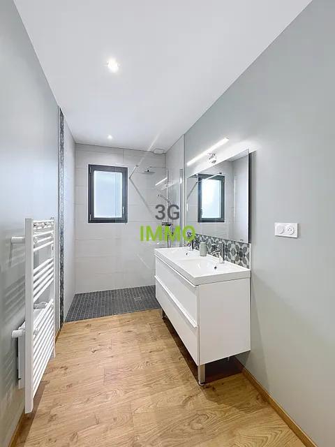 Maison - 121 m² - 6 pièces