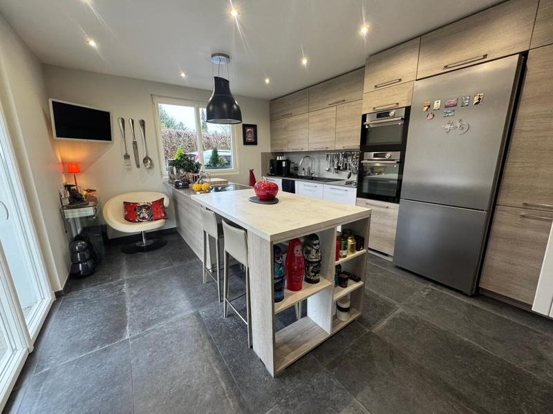 Maison - 202 m² - 5 pièces