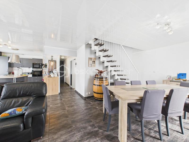 Maison - 148 m² - 6 pièces