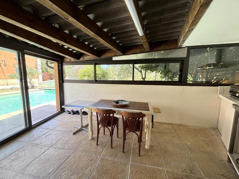 Maison - 290 m² - 8 pièces