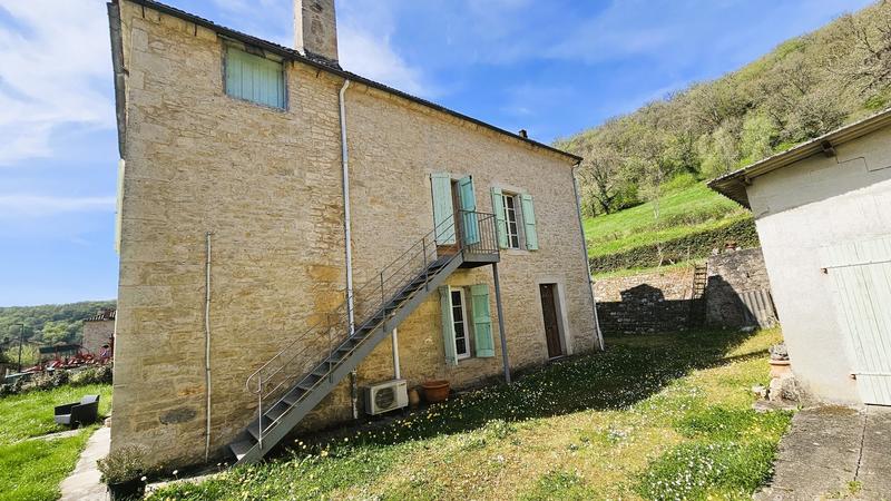 Maison - 240 m² - 7 pièces