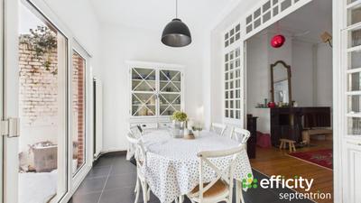 Maison - 228 m² - 9 pièces