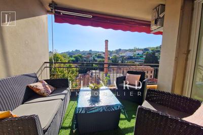 Appartement - 65 m² - 4 pièces