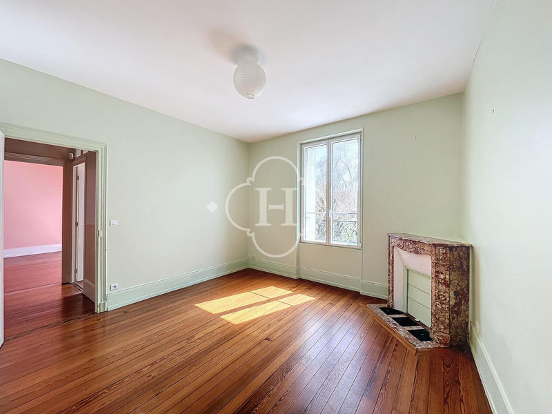 Maison - 225 m² - 8 pièces