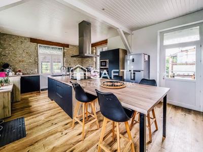 Maison - 161 m² - 6 pièces