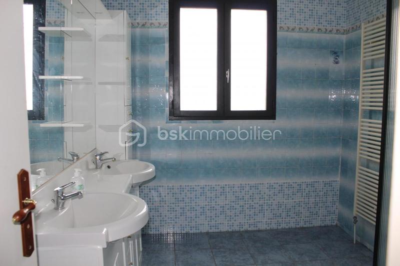 Maison - 238 m² - 13 pièces