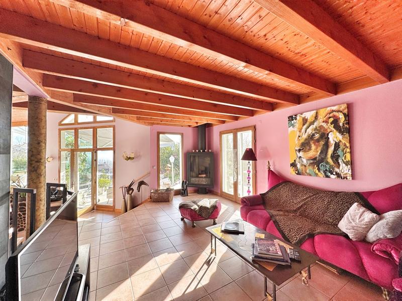 Maison - 230 m² - 6 pièces