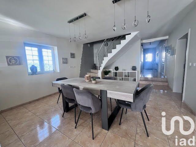 Maison - 254 m² - 7 pièces