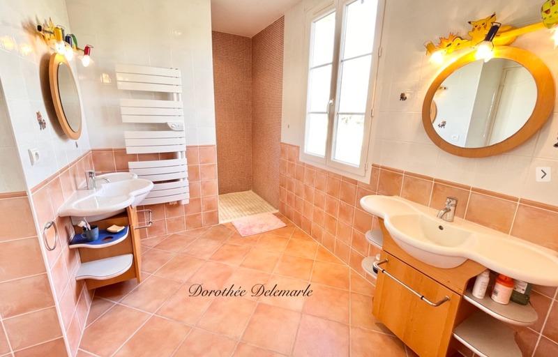 Maison - 408 m² - 10 pièces
