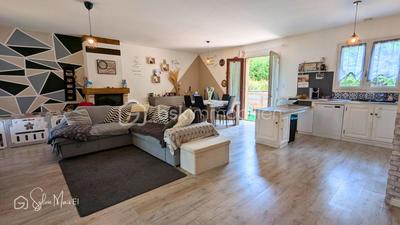 Maison - 122 m² - 6 pièces