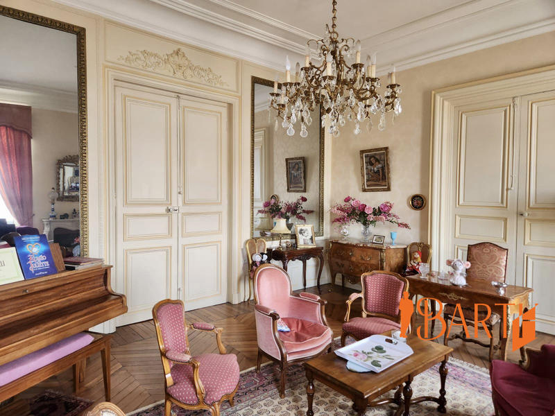 Maison - 480 m² - 16 pièces