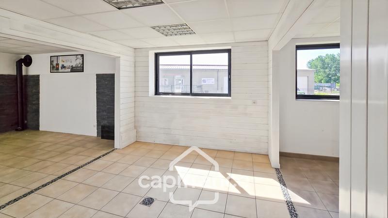 Local commercial - 220 m² - 7 pièces