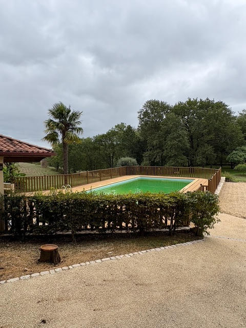 Propriété - 300 m² - 13 pièces