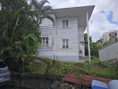 Maison - 120 m² - 4 pièces