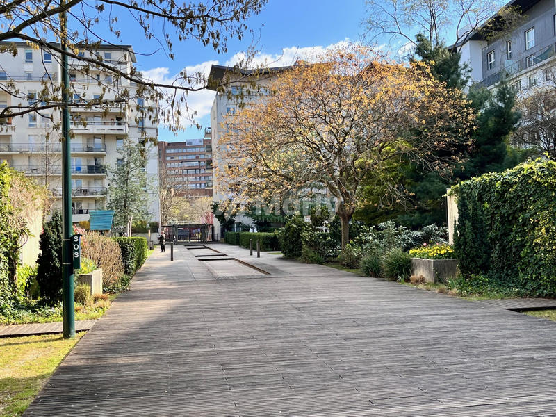 Appartement - 85 m² - 4 pièces