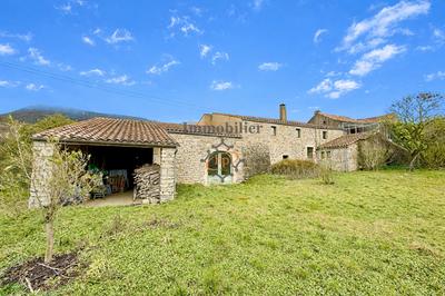 Maison - 220 m² - 8 pièces