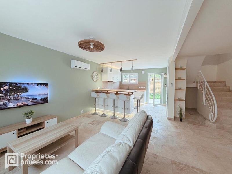 Maison - 99 m² - 5 pièces