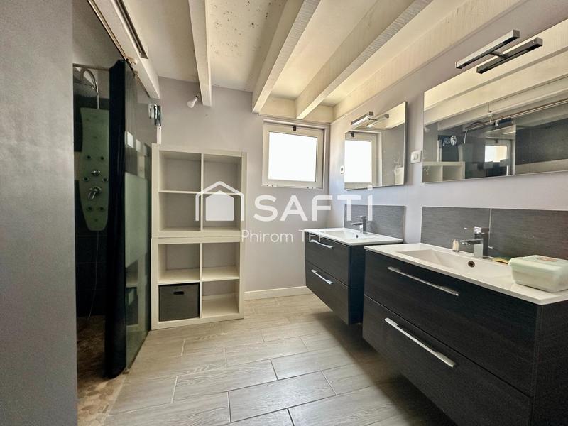 Maison - 163 m² - 8 pièces