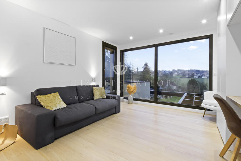 Propriété - 310 m² - 10 pièces