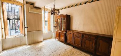 Maison - 255 m² - 9 pièces