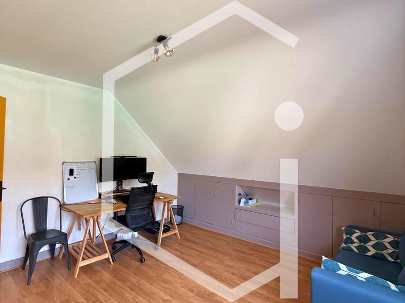 Propriété - 290 m² - 18 pièces