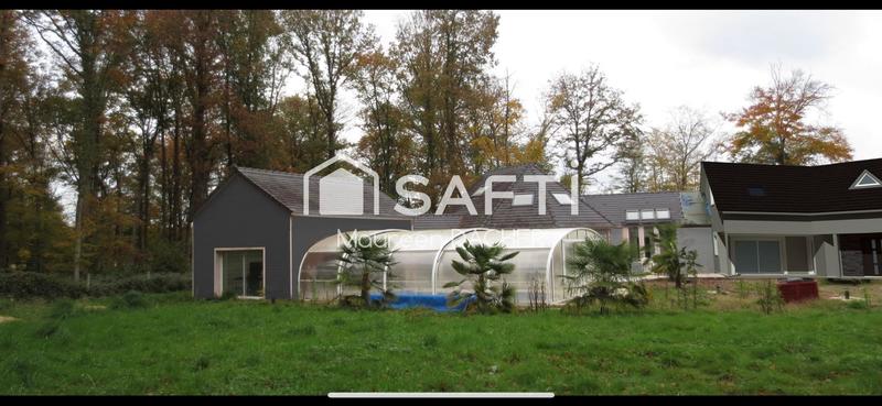 Maison - 547 m² - 12 pièces