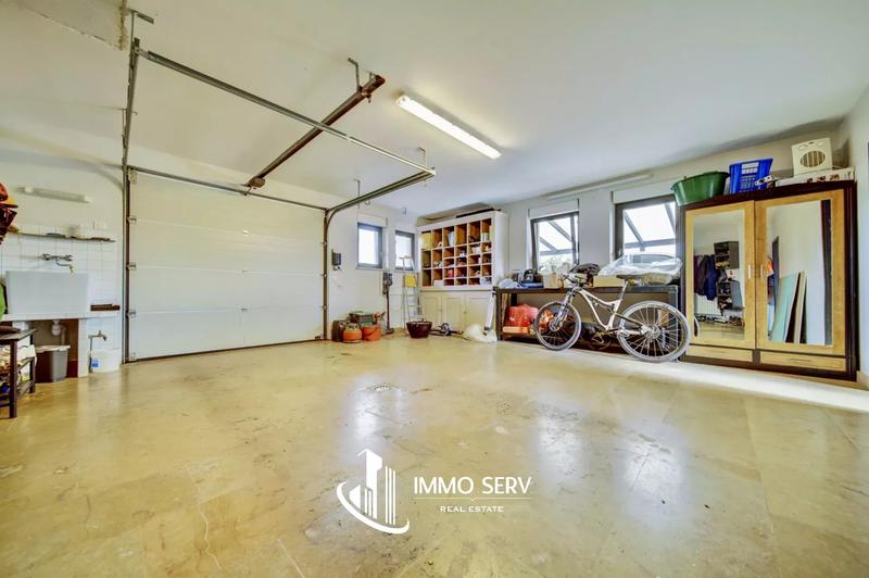 Maison - 245 m² - 9 pièces