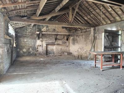 Grange - 80 m² - 4 pièces