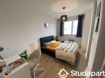 Chambre - 14 m² - 1 pièce