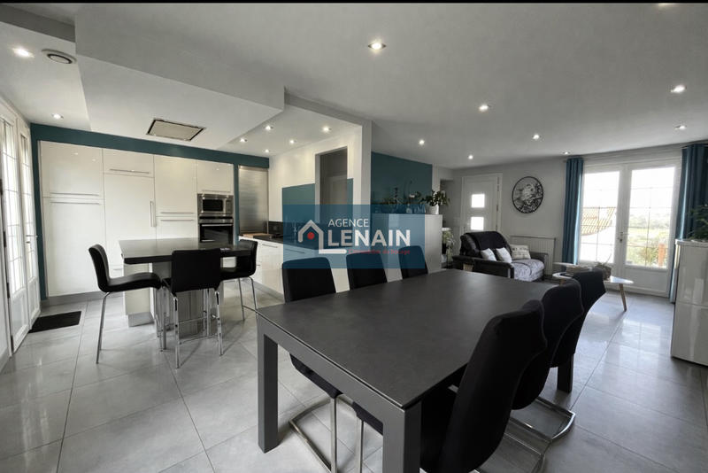 Maison - 90 m² - 5 pièces