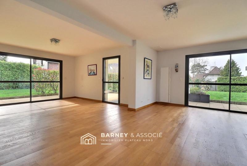 Appartement - 102 m² - 4 pièces