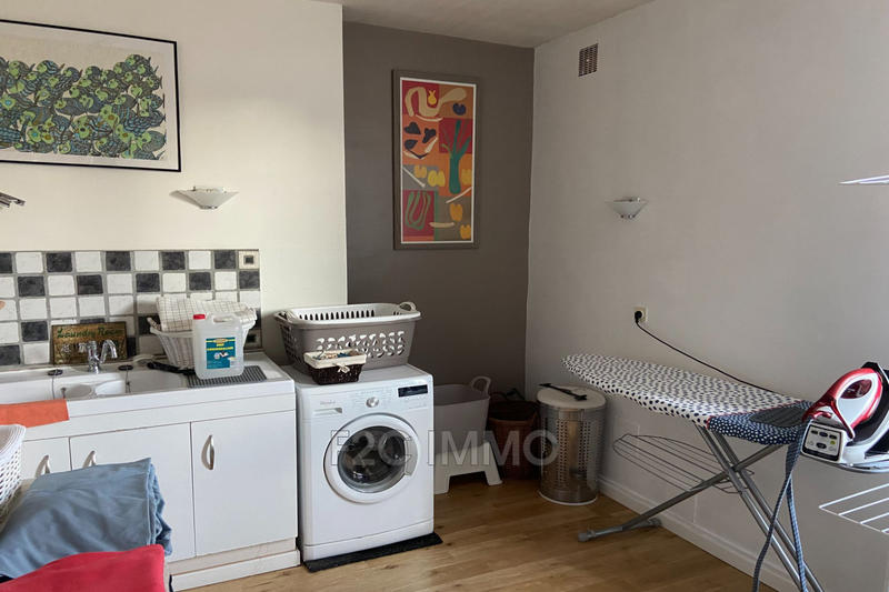 Maison - 187 m² - 9 pièces