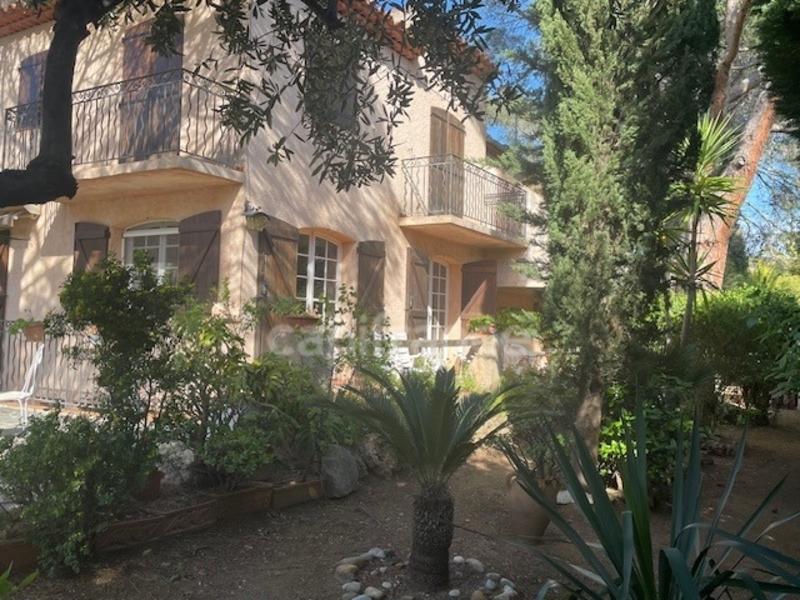 Maison - 269 m² - 14 pièces