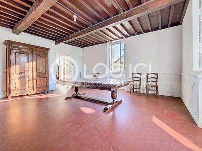 Maison - 270 m² - 8 pièces