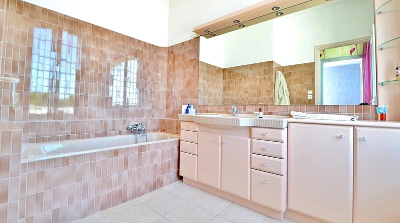 Villa - 250 m² - 6 pièces