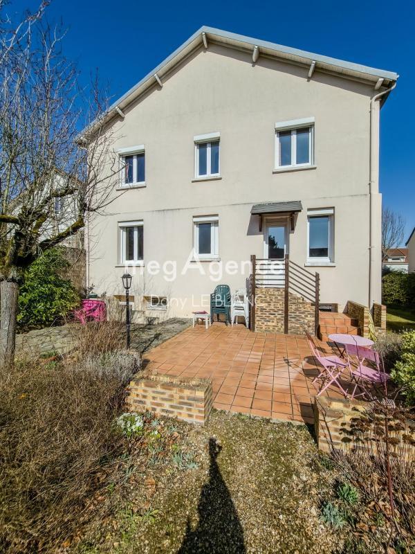Maison - 180 m² - 7 pièces