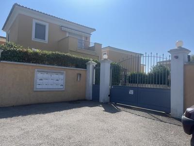 Ferme - 90 m² - 56 pièces