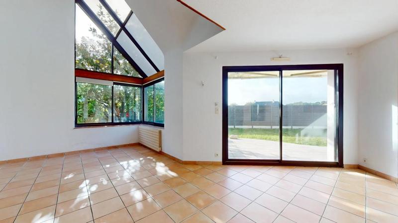 Maison - 182 m² - 7 pièces
