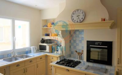 Maison - 210 m² - 6 pièces