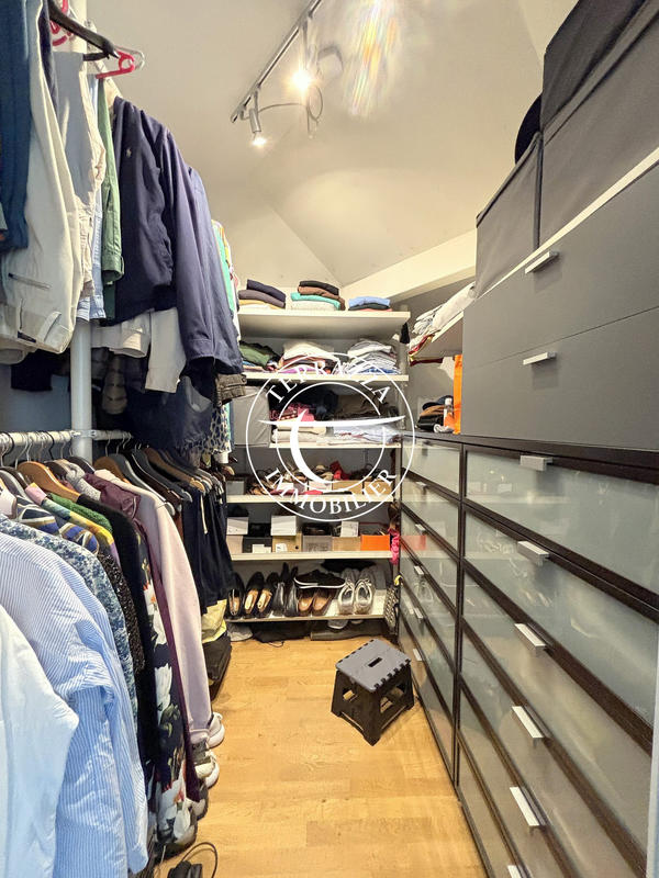 Appartement - 101 m² - 5 pièces