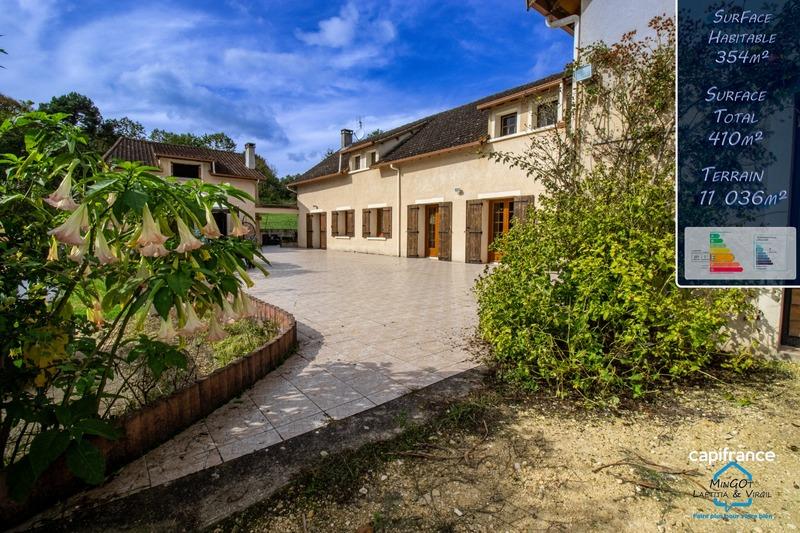 Propriété - 354 m² - 10 pièces