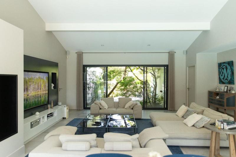 Villa - 200 m² - 8 pièces